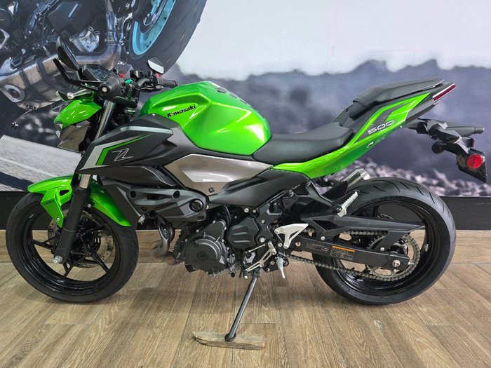 2025 Kawasaki Z500 GREEN