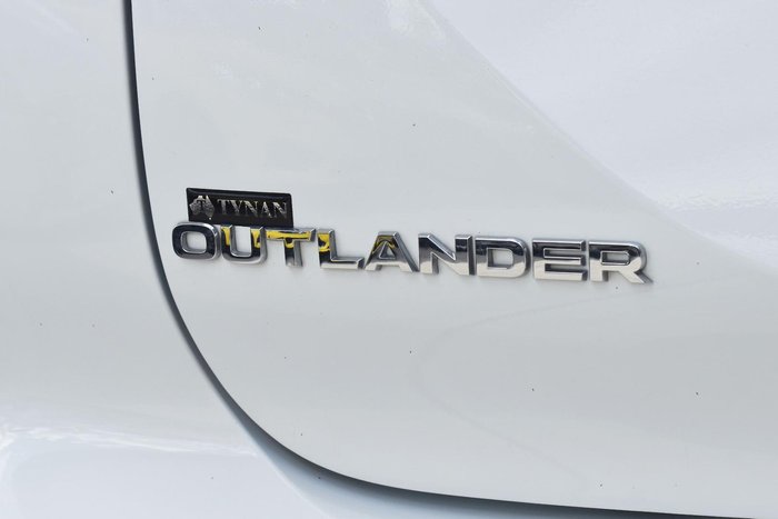 2023 Mitsubishi Outlander ES