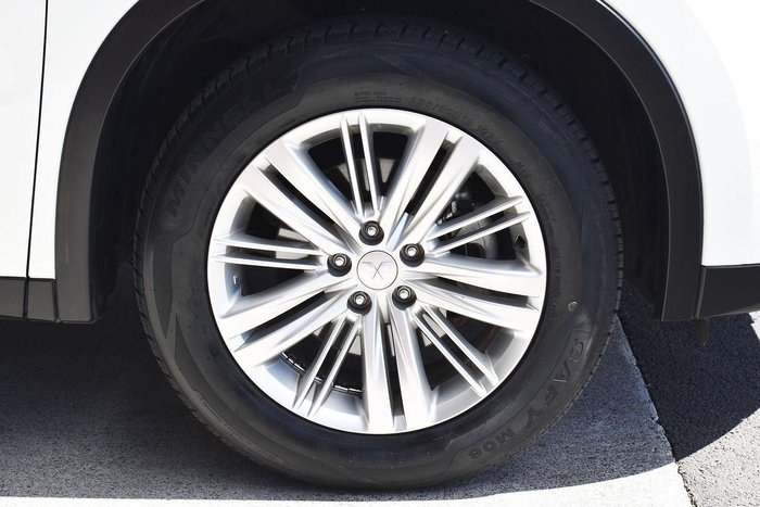 2023 Mitsubishi Outlander ES