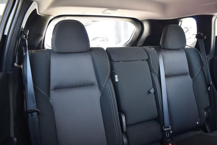 2023 Mitsubishi Outlander ES