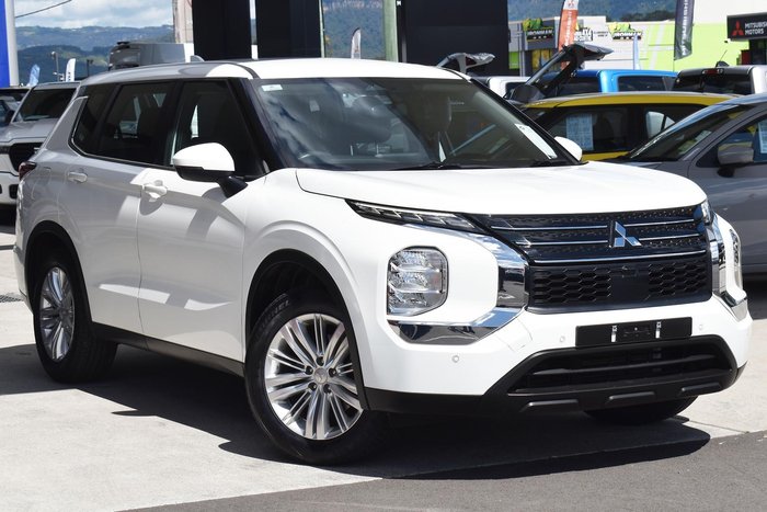 2023 Mitsubishi Outlander ES