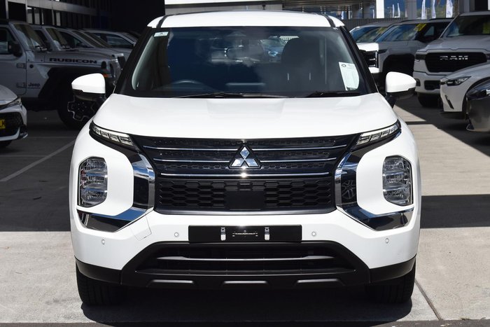 2023 Mitsubishi Outlander ES