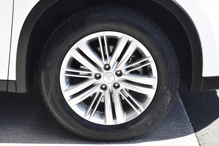 2023 Mitsubishi Outlander ES