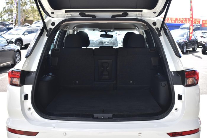 2023 Mitsubishi Outlander ES