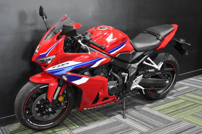 2024 Honda CBR650R Red