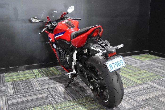 2024 Honda CBR650R Red