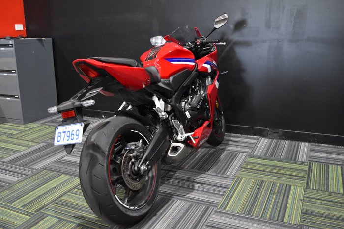 2024 Honda CBR650R Red