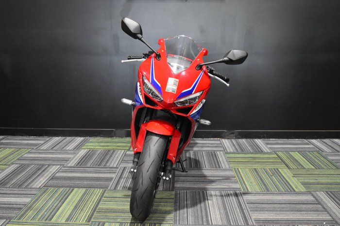 2024 Honda CBR650R Red