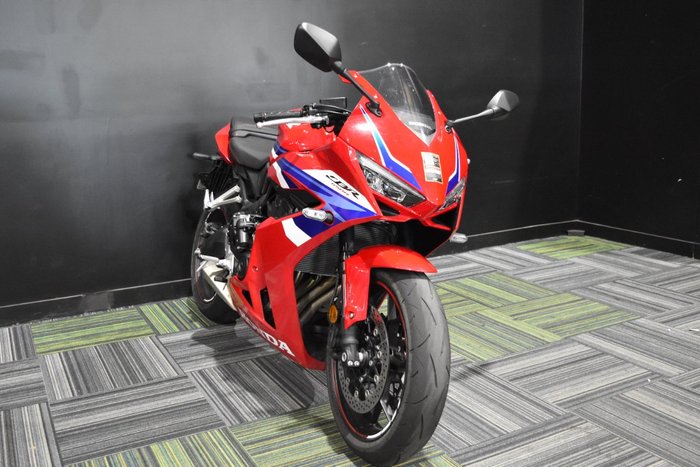 2024 Honda CBR650R Red