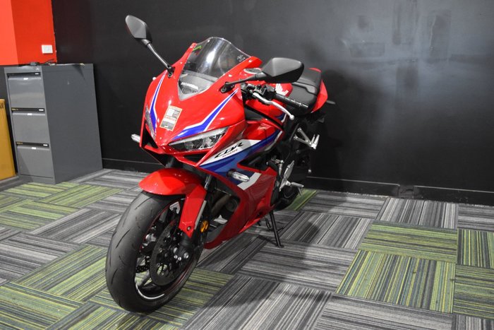 2024 Honda CBR650R Red