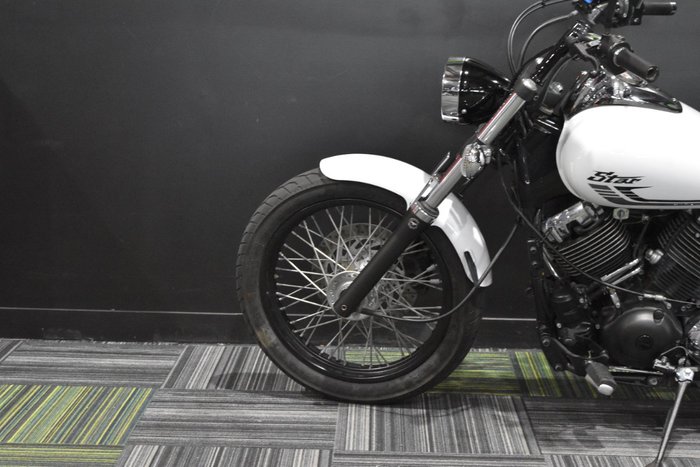 2016 Yamaha XVS650 V-STAR CUSTOM WHITE