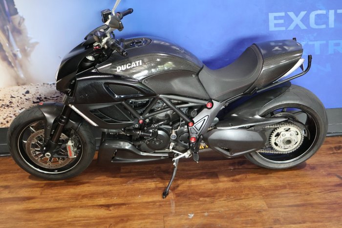 2012 Ducati DIAVEL CARBON Black