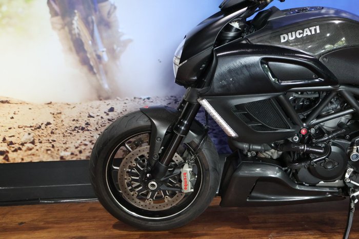 2012 Ducati DIAVEL CARBON Black