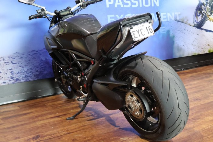 2012 Ducati DIAVEL CARBON Black