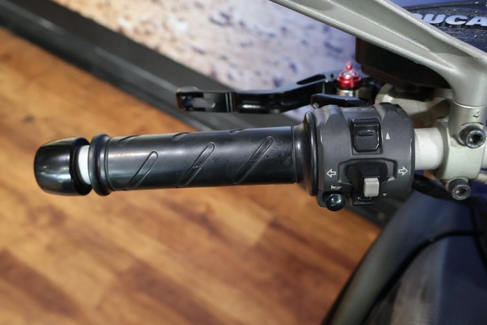 2012 Ducati DIAVEL CARBON Black