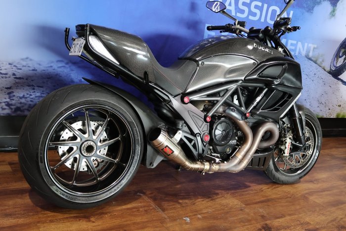 2012 Ducati DIAVEL CARBON Black