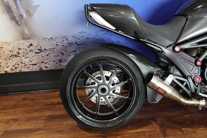 2012 Ducati DIAVEL CARBON Black
