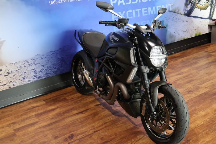 2012 Ducati DIAVEL CARBON Black