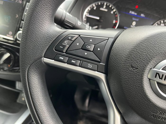 2021 Nissan Navara SL