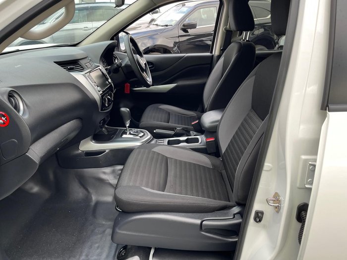 2021 Nissan Navara SL