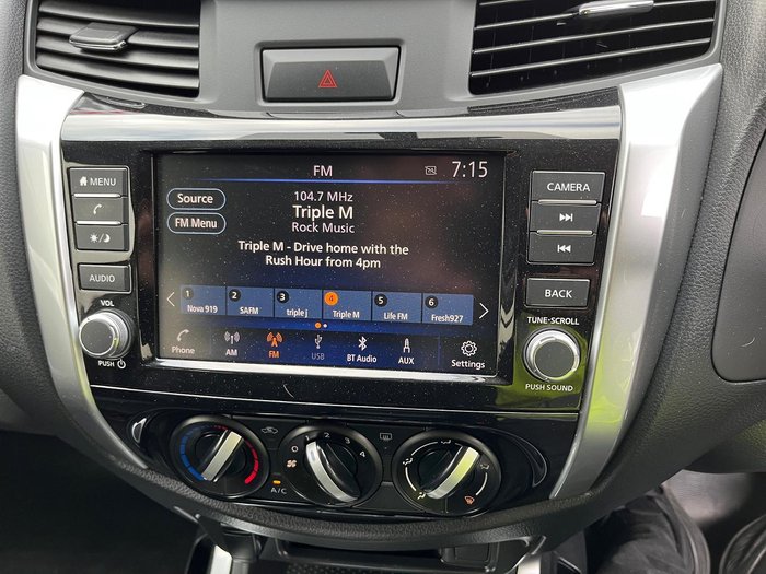 2021 Nissan Navara SL