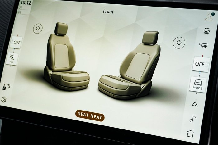 2025 Land Rover Discovery Sport P300e Dynamic SE