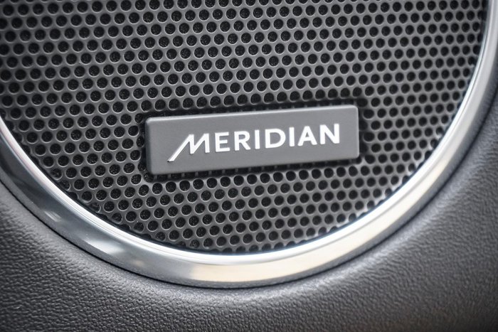 2025 Land Rover Discovery Sport P300e Dynamic SE