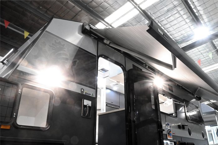 2025 Royal Flair Razor XT