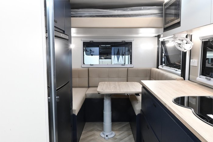 2025 Royal Flair Razor XT