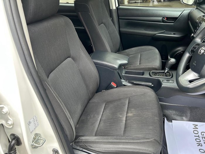 2020 Toyota Hilux SR