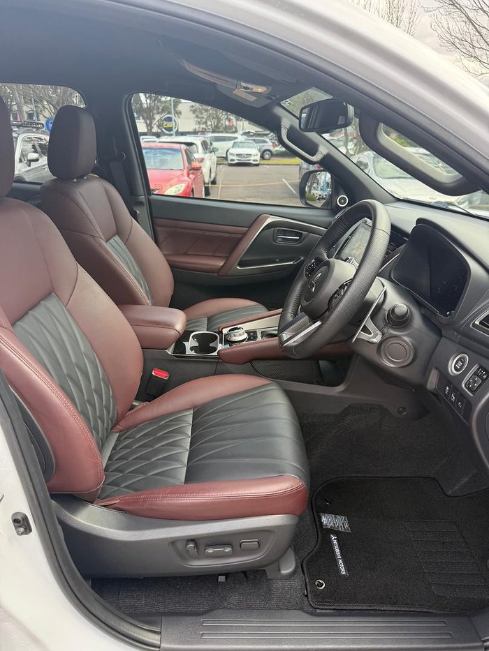 2024 Mitsubishi Pajero Sport GSR QG MY24 4X4 Dual Range White Diamond with Black Roof