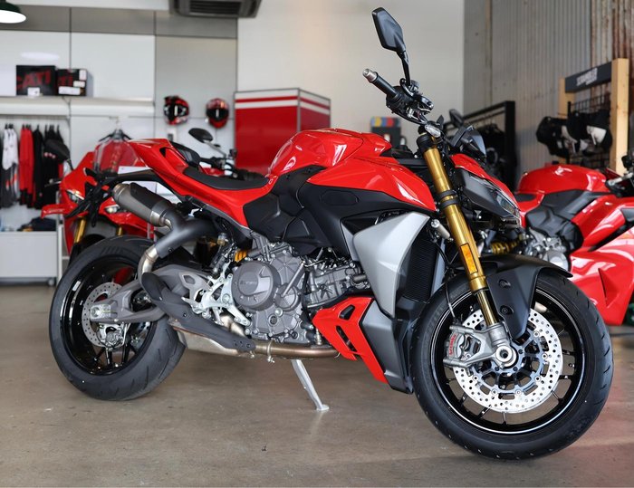 2025 Ducati Streetfighter V2 S Streetfighter Red