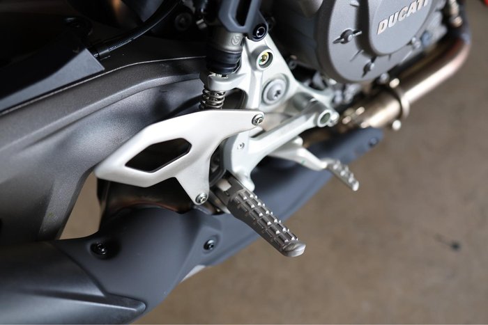 2025 Ducati Streetfighter V2 S Streetfighter Red