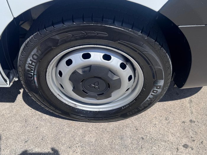 2021 Mitsubishi Express GLX SN MY22 White