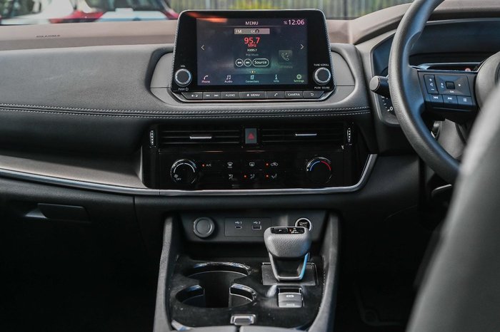 2024 Nissan X-TRAIL ST