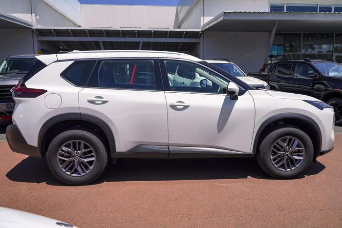 2024 Nissan X-TRAIL ST