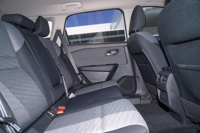 2024 Nissan X-TRAIL ST