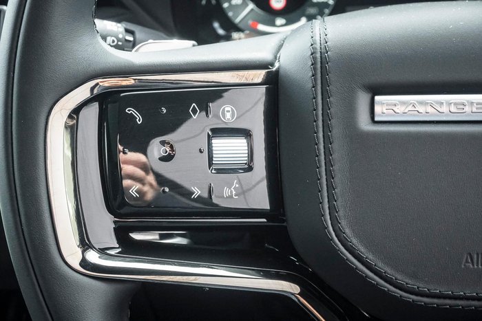 2025 Land Rover Range Rover Velar P250 Dynamic SE