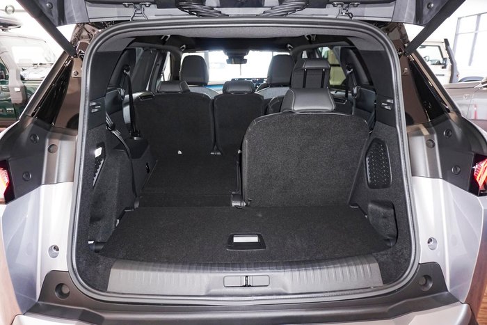 2025 Peugeot 5008 GT Premium Hybrid