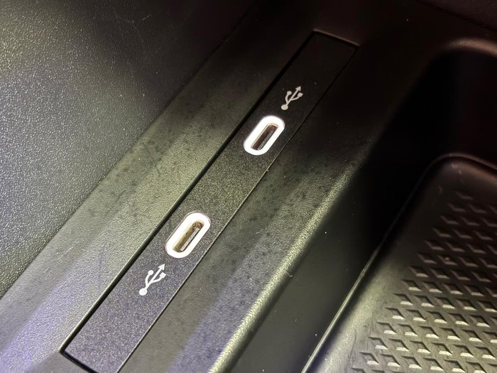 2021 Volkswagen Caddy TDI320