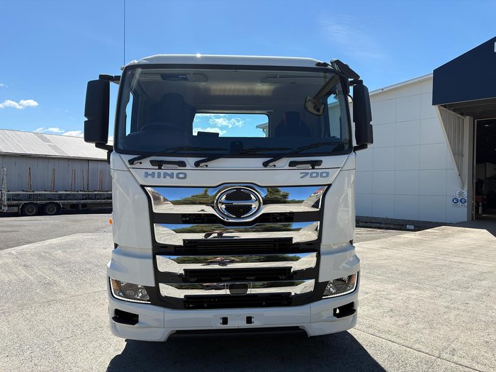 2025 Hino Ss - 700 Series SS2848 White