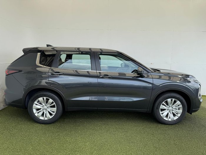 2025 Mitsubishi Outlander ES