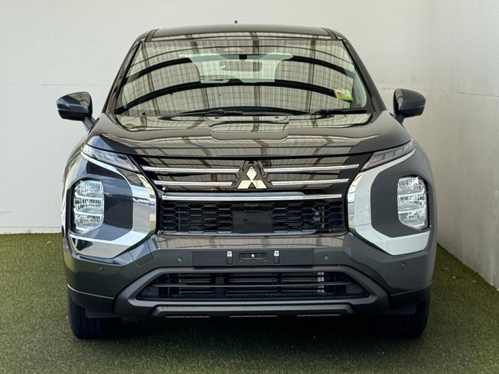 2025 Mitsubishi Outlander ES