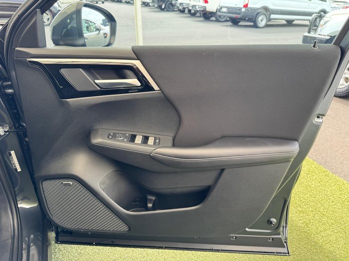 2025 Mitsubishi Outlander ES