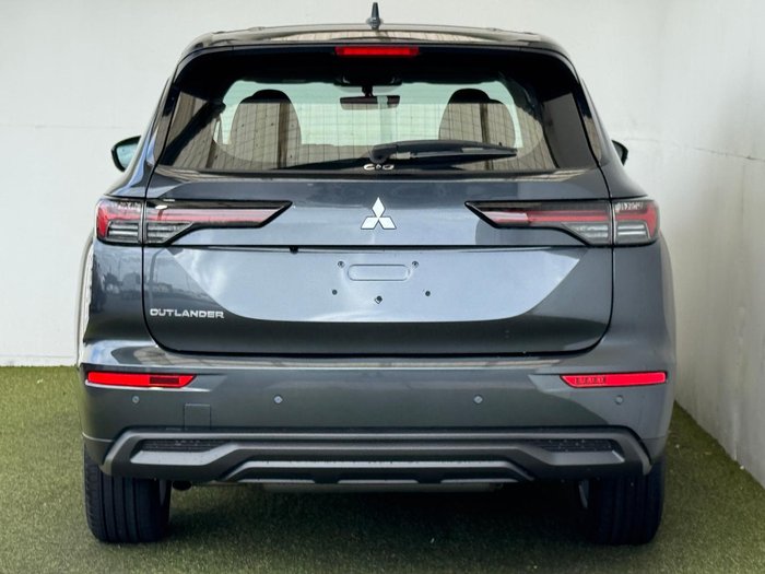 2025 Mitsubishi Outlander ES