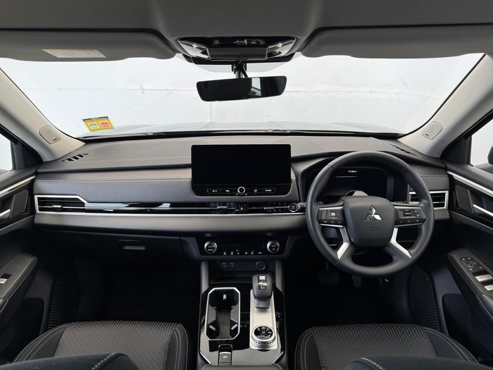 2025 Mitsubishi Outlander ES