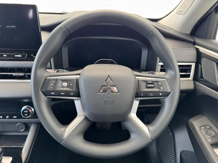 2025 Mitsubishi Outlander ES