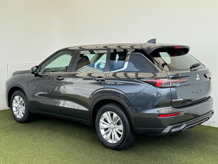 2025 Mitsubishi Outlander ES