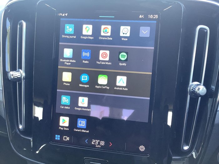 2022 Volvo XC40 Plus B4