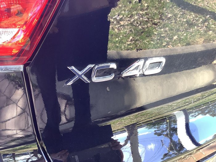 2022 Volvo XC40 Plus B4